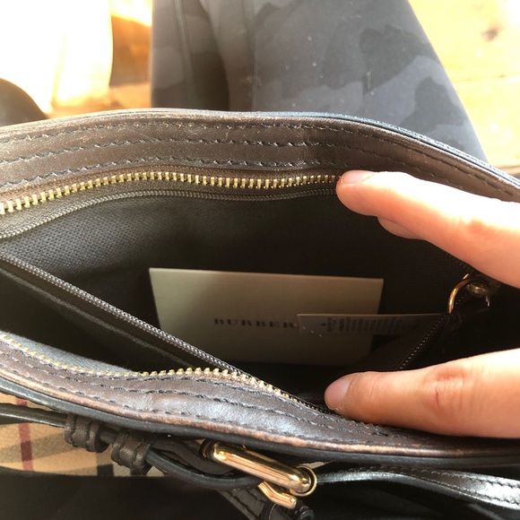 Authentic Burberry Purse - Picture 6 of 7